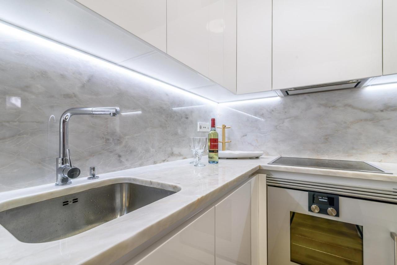 Modern Flat In Downtown Lisbon By Lovelystay Eksteriør billede